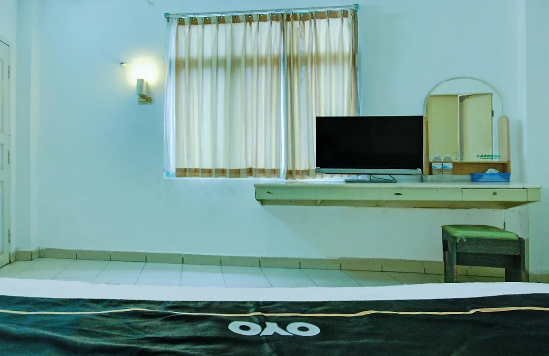 Townhouse Oak Palembang Near Jembatan Ampera Formerly Azzura Hotel-1